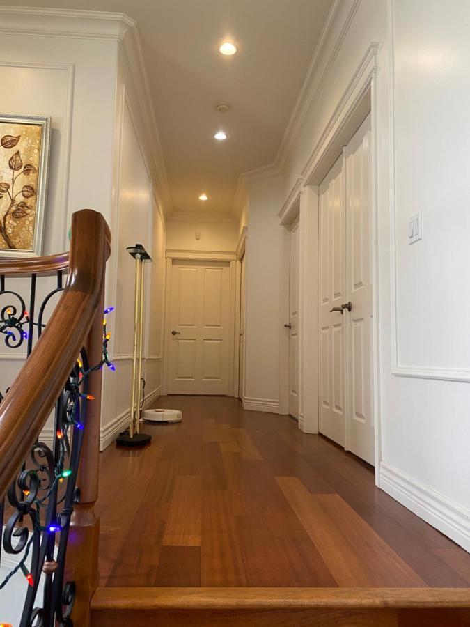 Lucky Room, A Comfortable Bedroom With Private Bathroom Close To Yvr Richmond Exterior photo