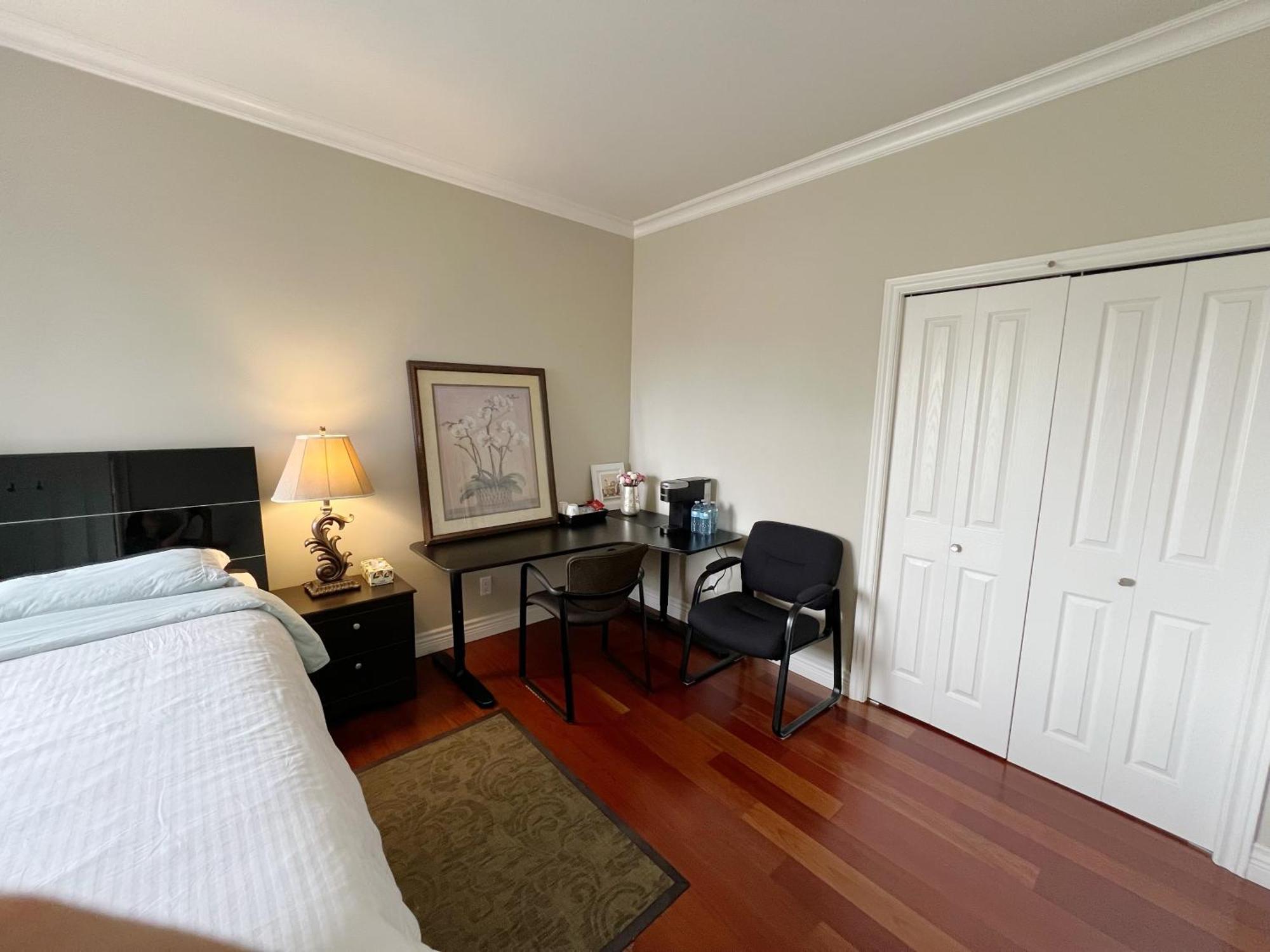 Lucky Room, A Comfortable Bedroom With Private Bathroom Close To Yvr Richmond Exterior photo